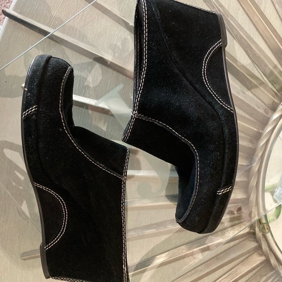 The best suede slides with STYLE. - Picture 4 of 7